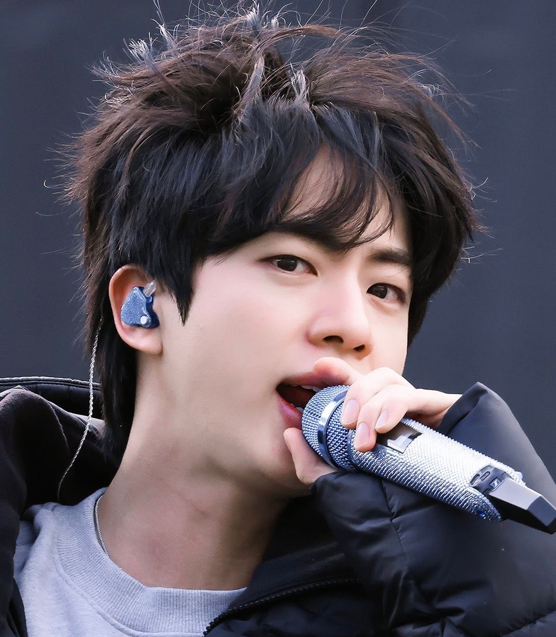 Foto aktivitas terbaru Jin (BTS)