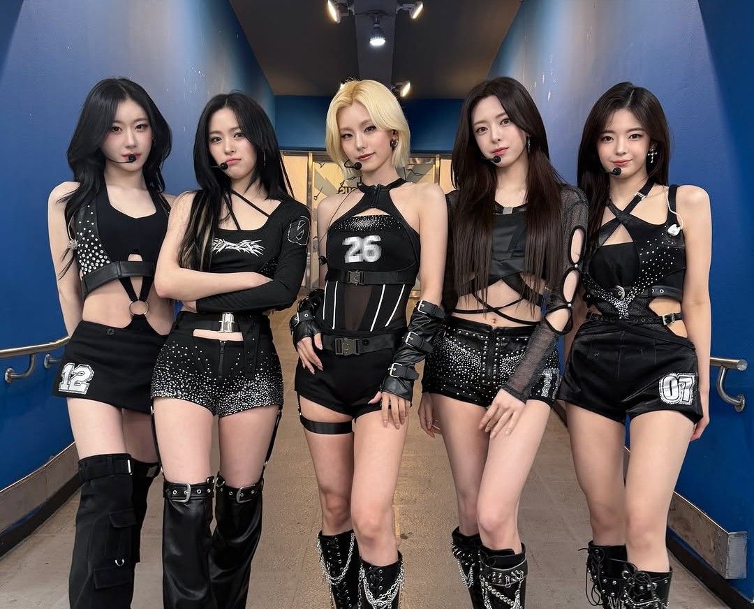 Behind-the-scenes cut of ITZY