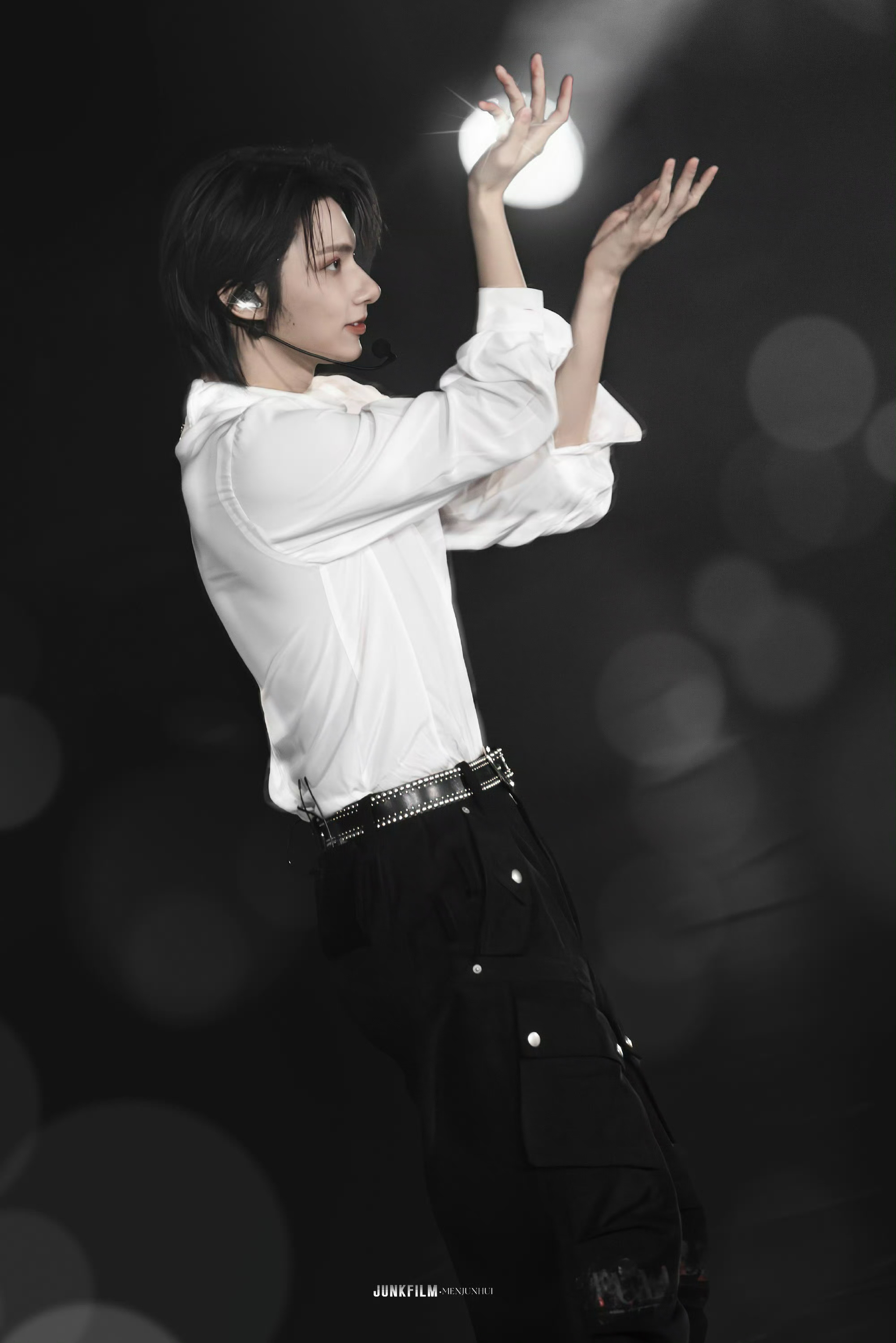 Latest photo of Jun (SEVENTEEN)