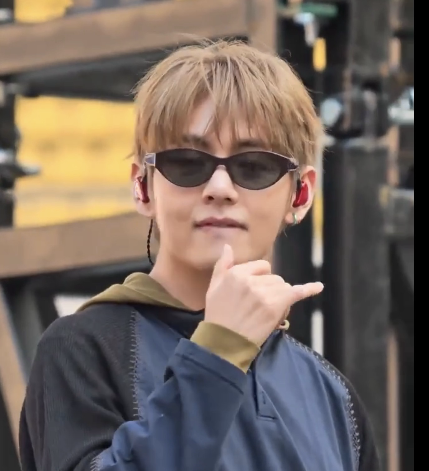 뷔 (방탄소년단)의 최신 사진