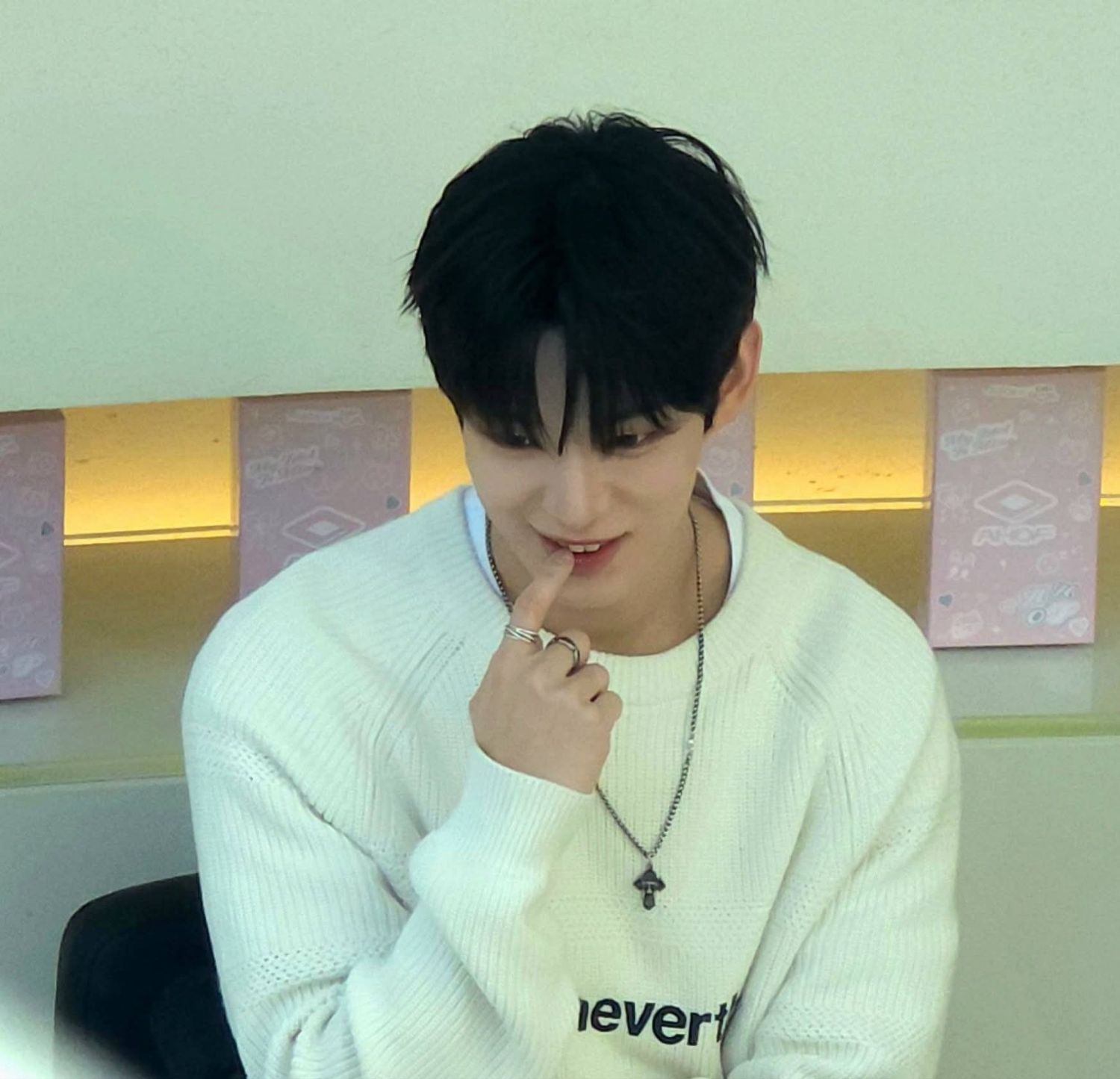 A moment captured by Steven (AHOF)'s fan