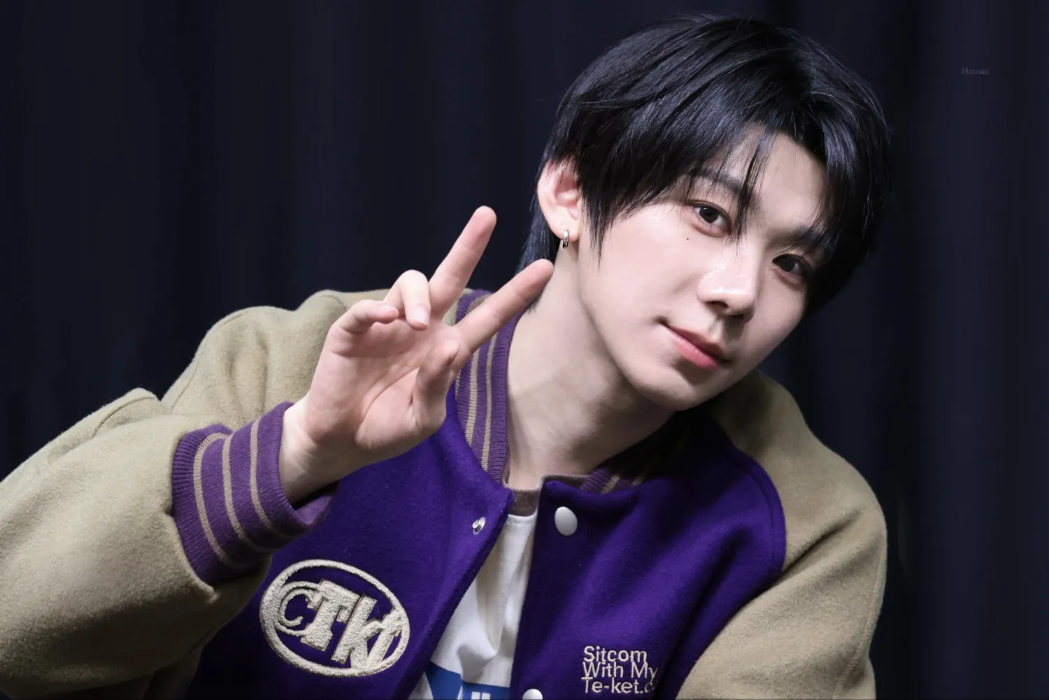 パク・ハン (AHOF)の舞台裏ショット