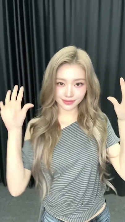 A moment captured by Kep1er's fan