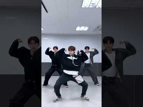 강다니엘의 비하인드 컷