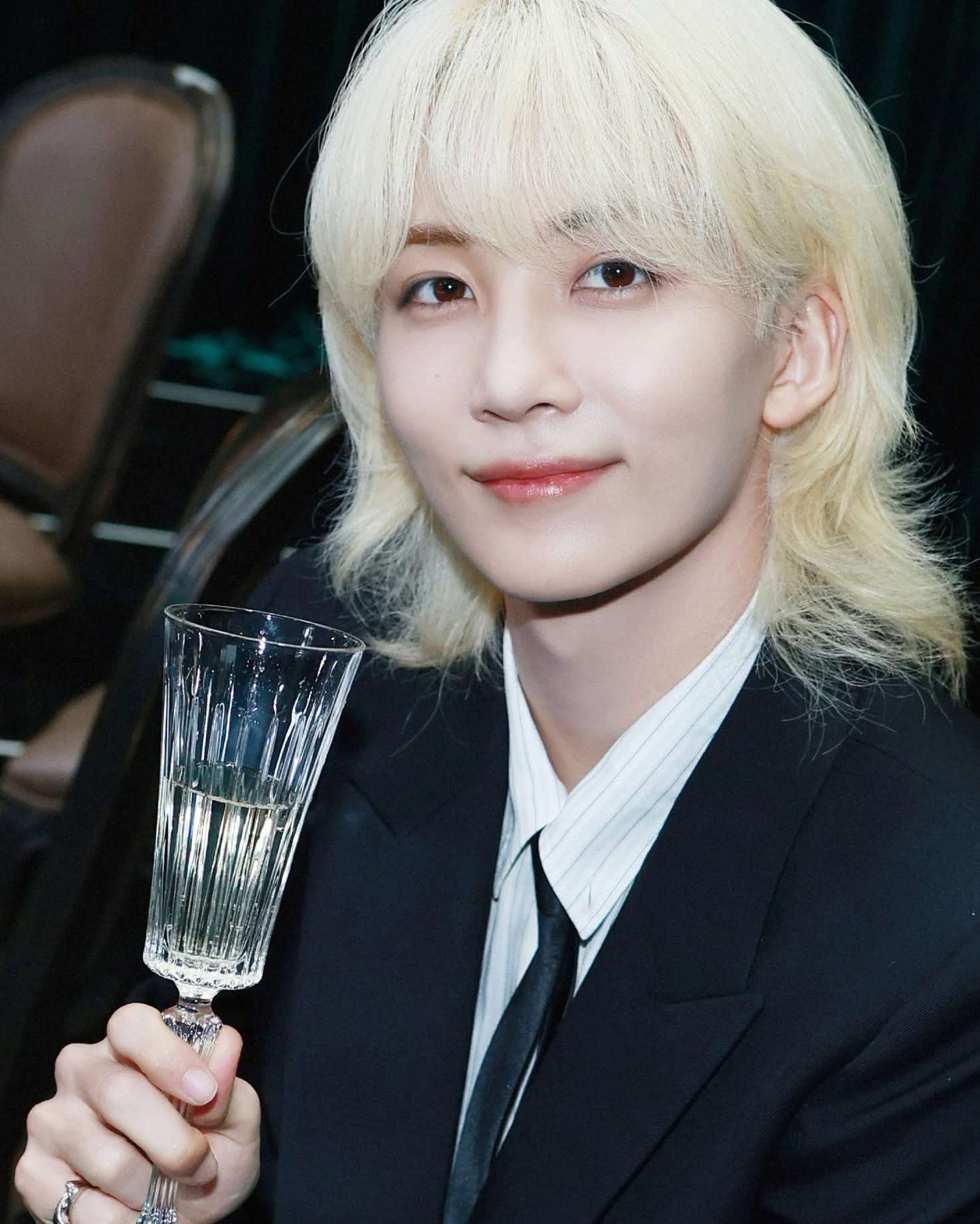 A moment captured by Jeonghan (SEVENTEEN)'s fan
