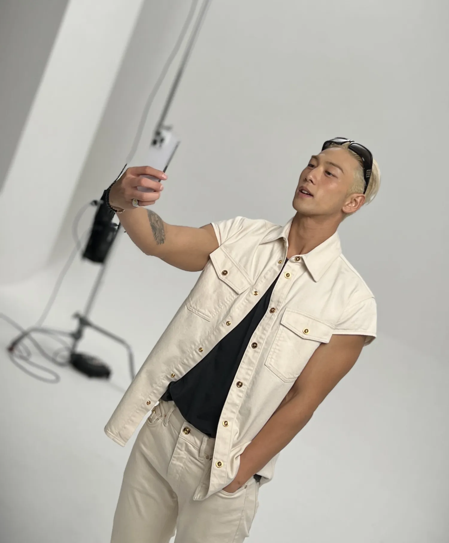 백호의 비하인드 컷