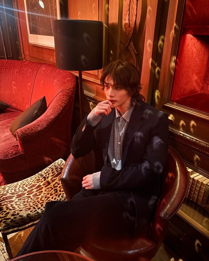 Latest photo of Hyunjin (Stray Kids)