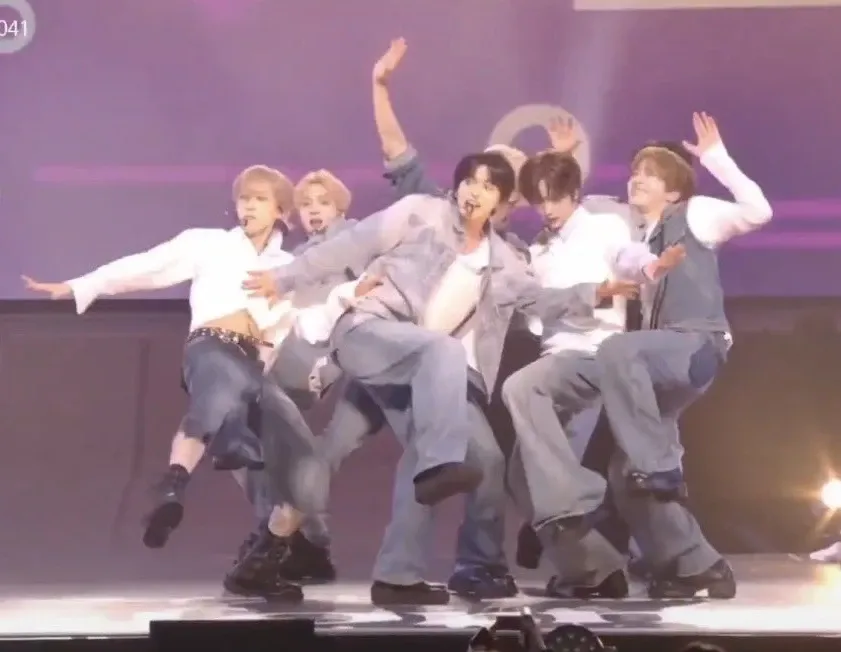 알파드라이브원 최근 활동샷