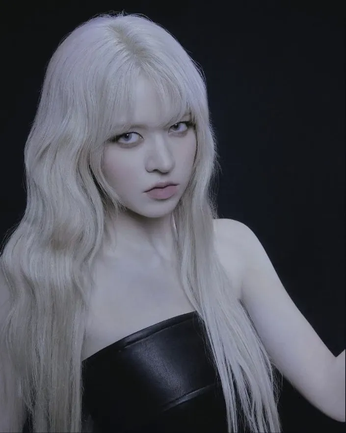 LILY (NMIXX)的最新活动照片