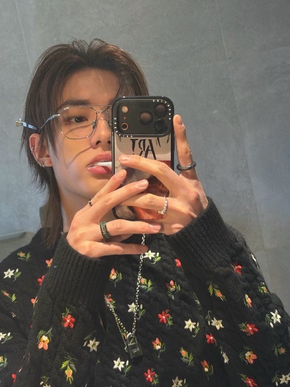 Latest photo of Hyunjin (Stray Kids)