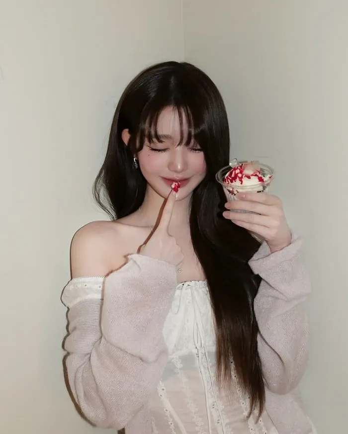 Behind-the-scenes cut of Jang Wonyoung (IVE)