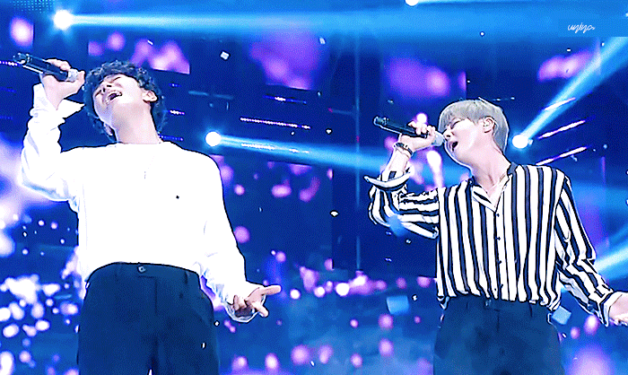 A moment captured by SHINHWA's fan