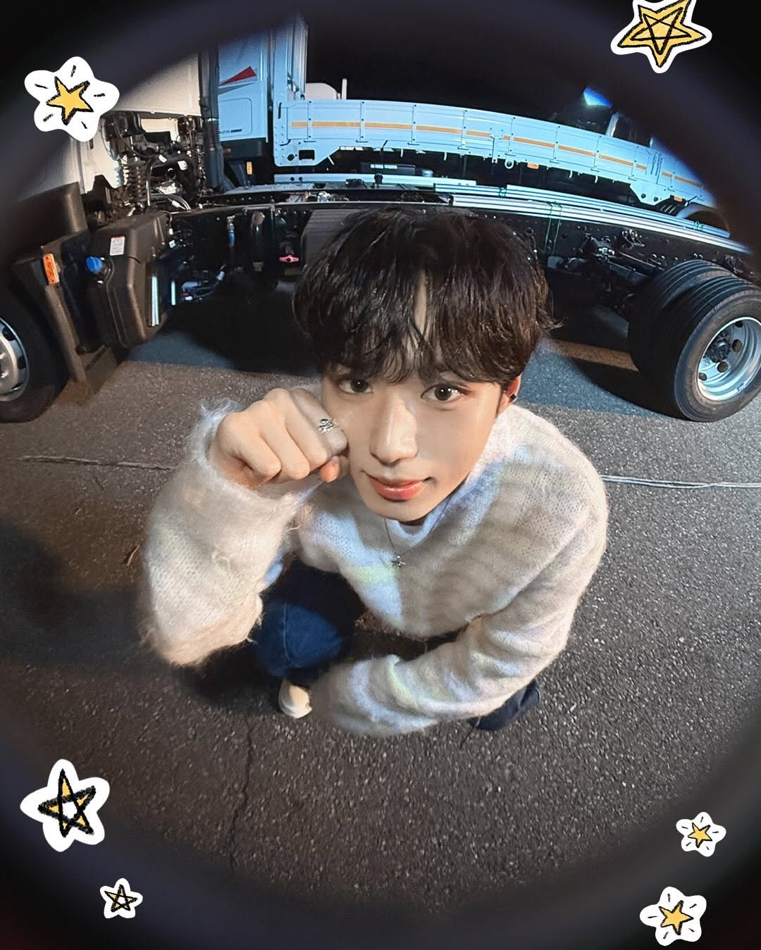 Behind-the-scenes cut of Kim Junseo (ALPHA DRIVE ONE)