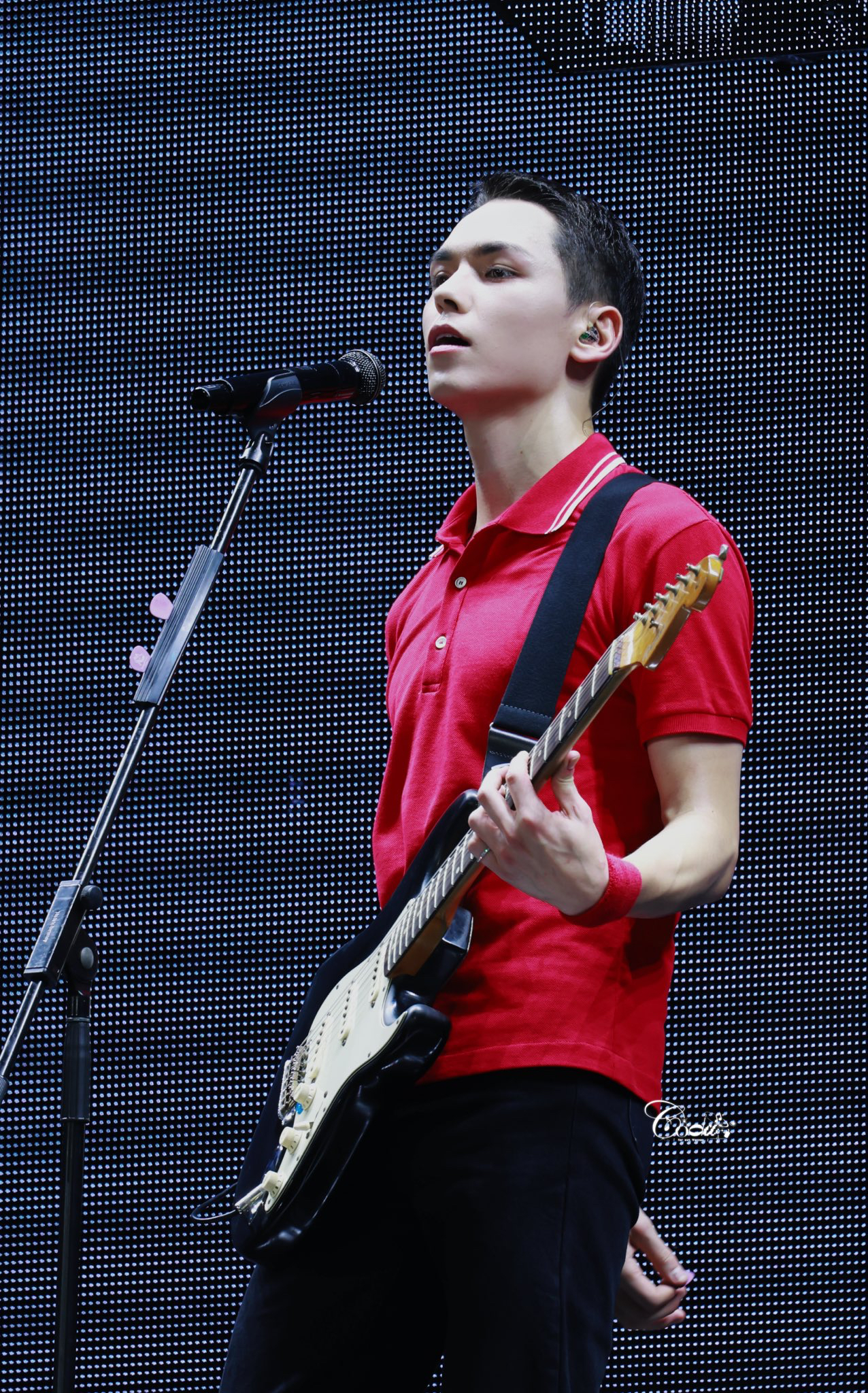 Foto aktivitas terbaru Vernon (SEVENTEEN)