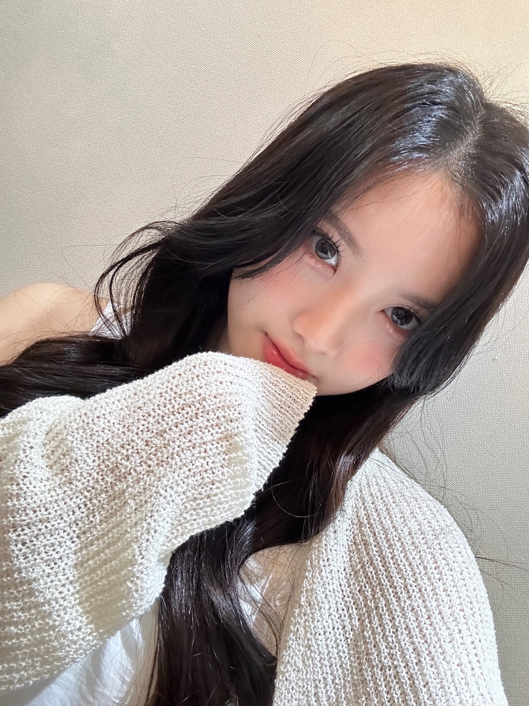 Behind-the-scenes cut of Sullin (tripleS)