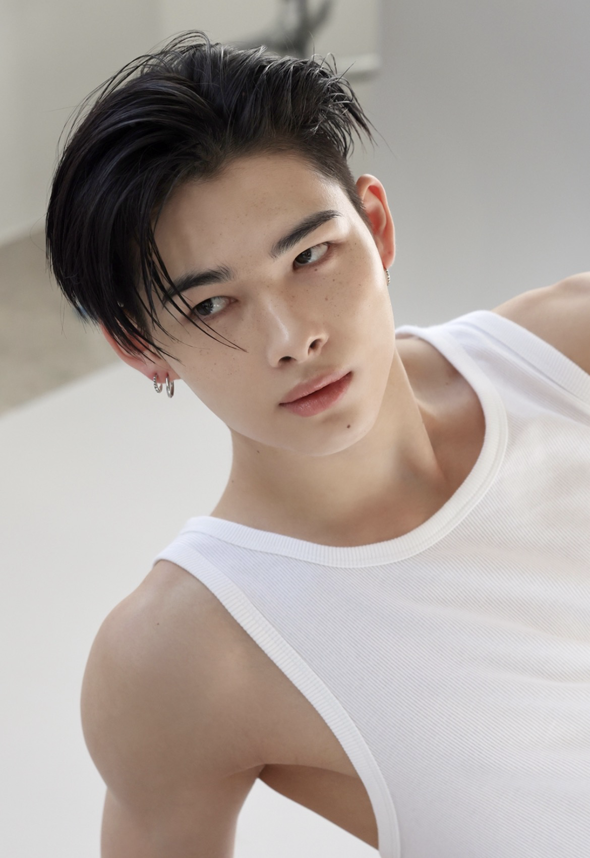 Foto terbaru NI-KI (ENHYPEN)