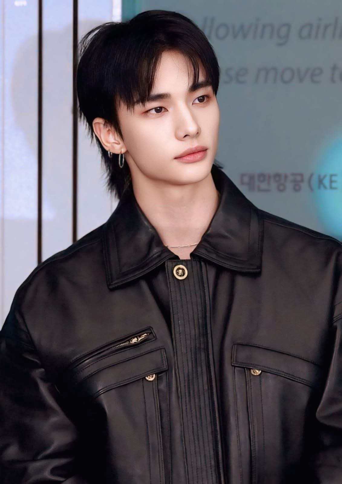 Behind-the-scenes cut of Hyunjin (Stray Kids)