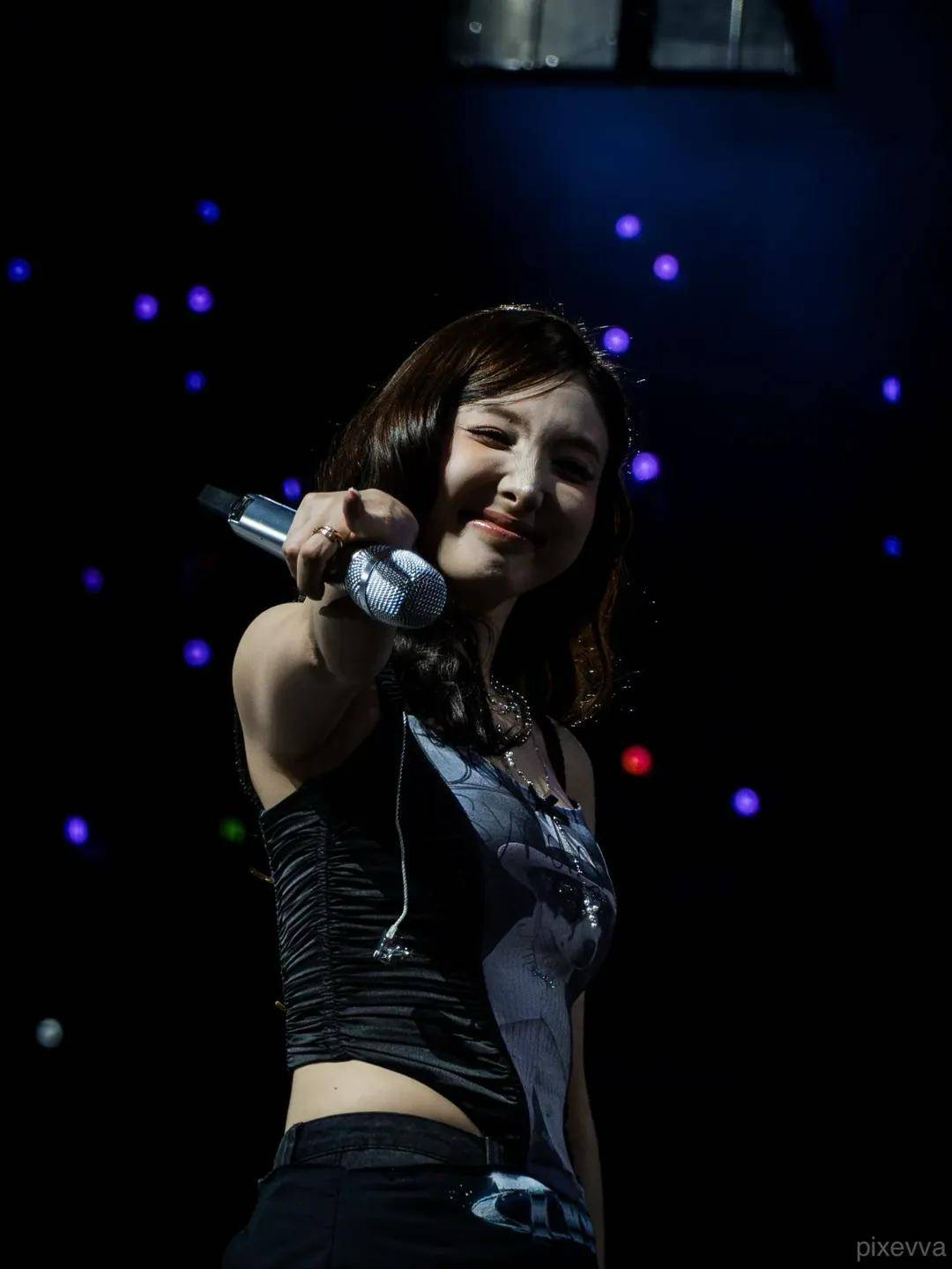 A moment captured by Nayeon (TWICE)'s fan