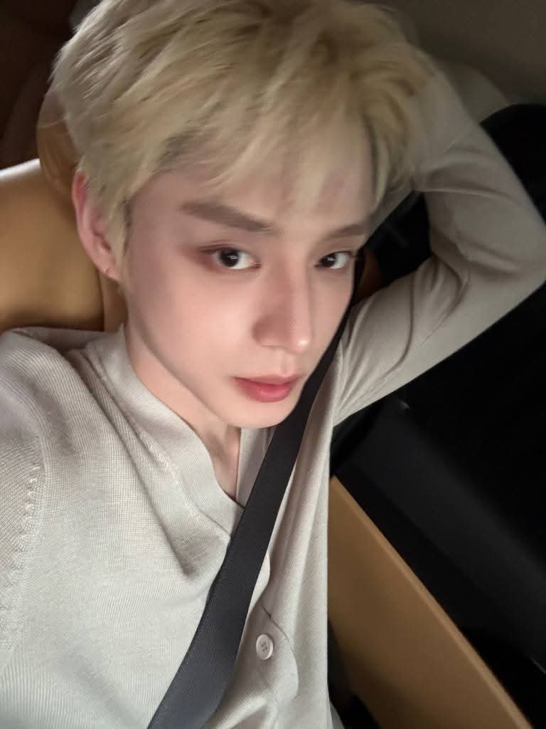 Recent activity shot of Kim Jiwoong (ZEROBASEONE)