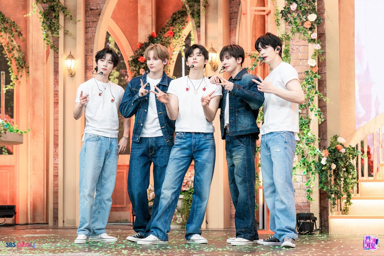 Potret di balik layar TOMORROW X TOGETHER