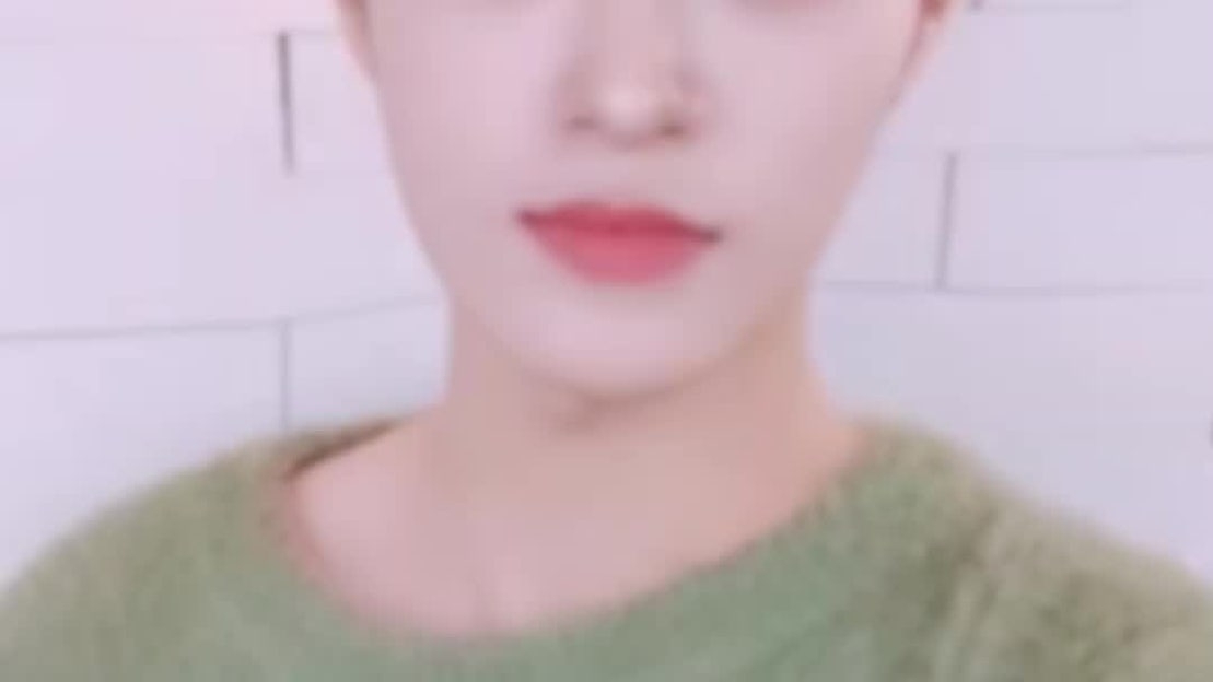 A moment captured by Lee Daehwi (AB6IX)'s fan