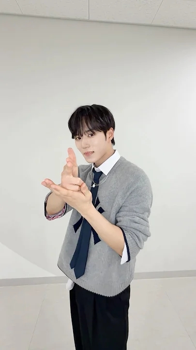 Fandom-recommended wallpaper image of Kim Junseo (ALPHA DRIVE ONE)