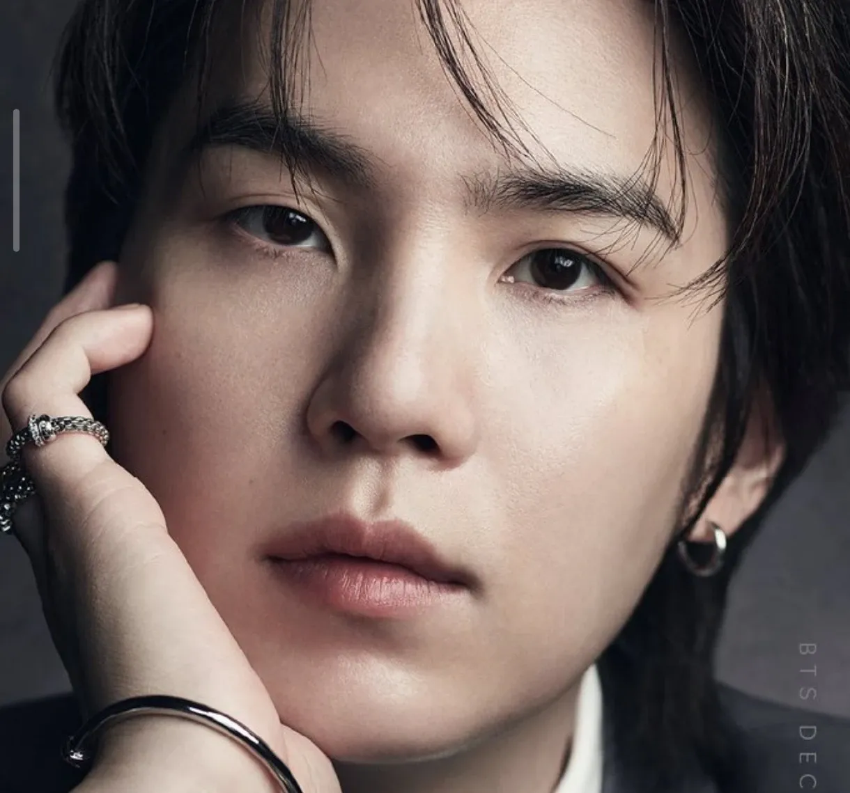 SUGA (防弹少年团)的最新照片