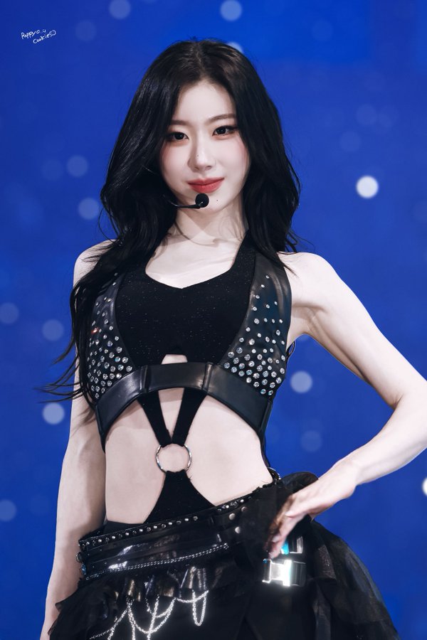 Recent activity shot of Chaeryeong (ITZY)