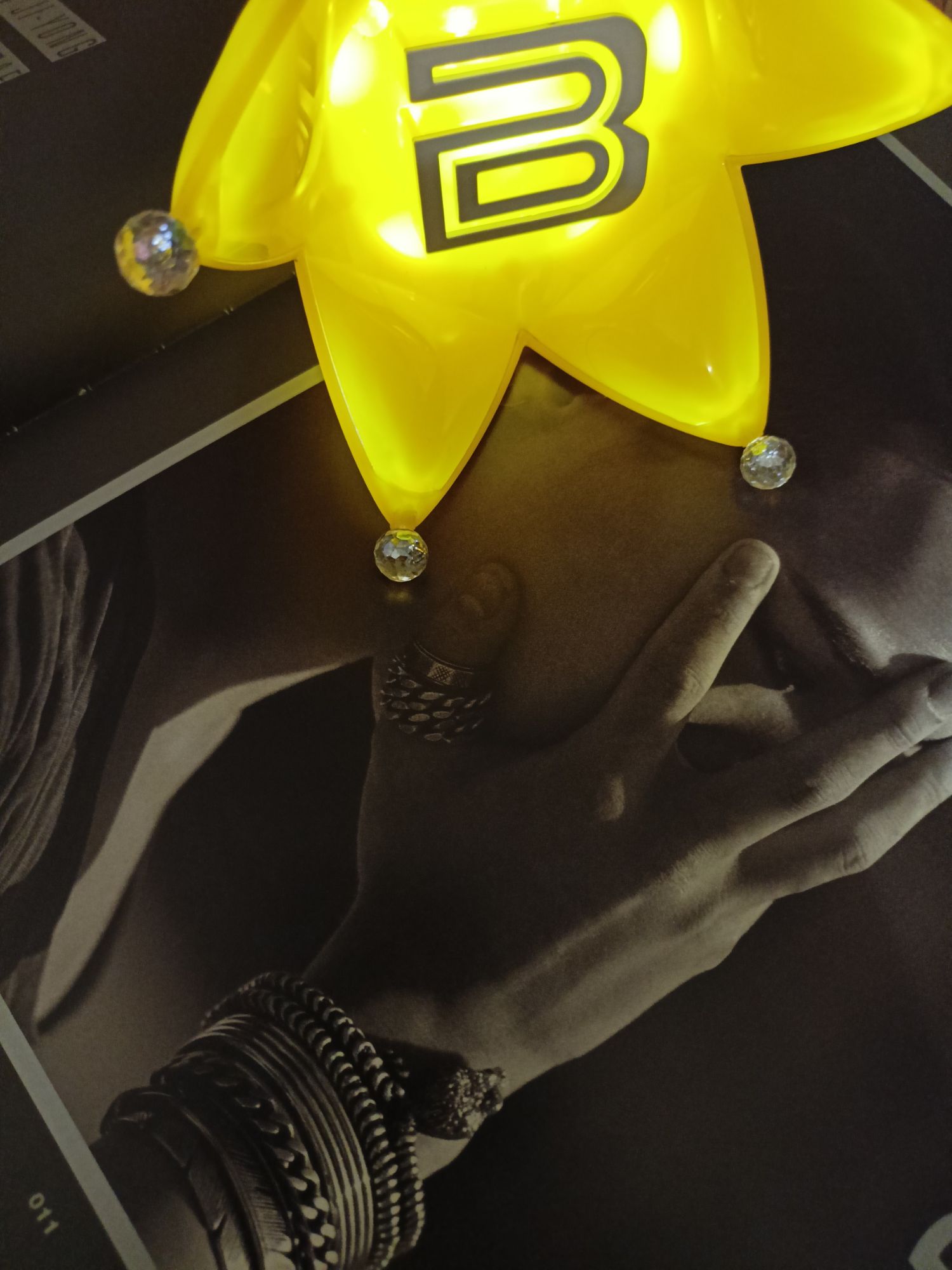 Recent activity shot of G-DRAGON (BIGBANG)