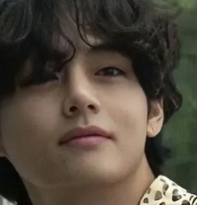 Foto terbaru V (BTS)