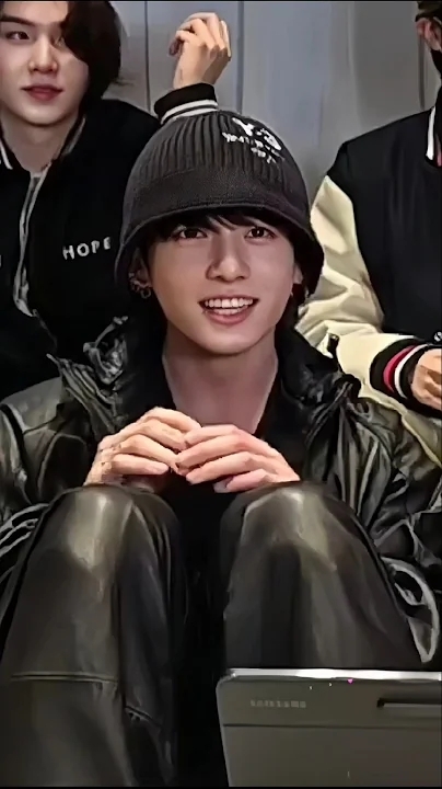 The most beloved wallpaper among Jungkook (BTS)'s fans