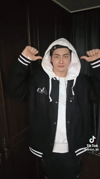 Recent activity shot of Lee Jinhyuk