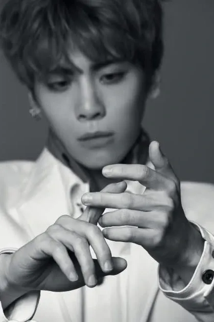 A moment captured by Jonghyun (SHINee)'s fan