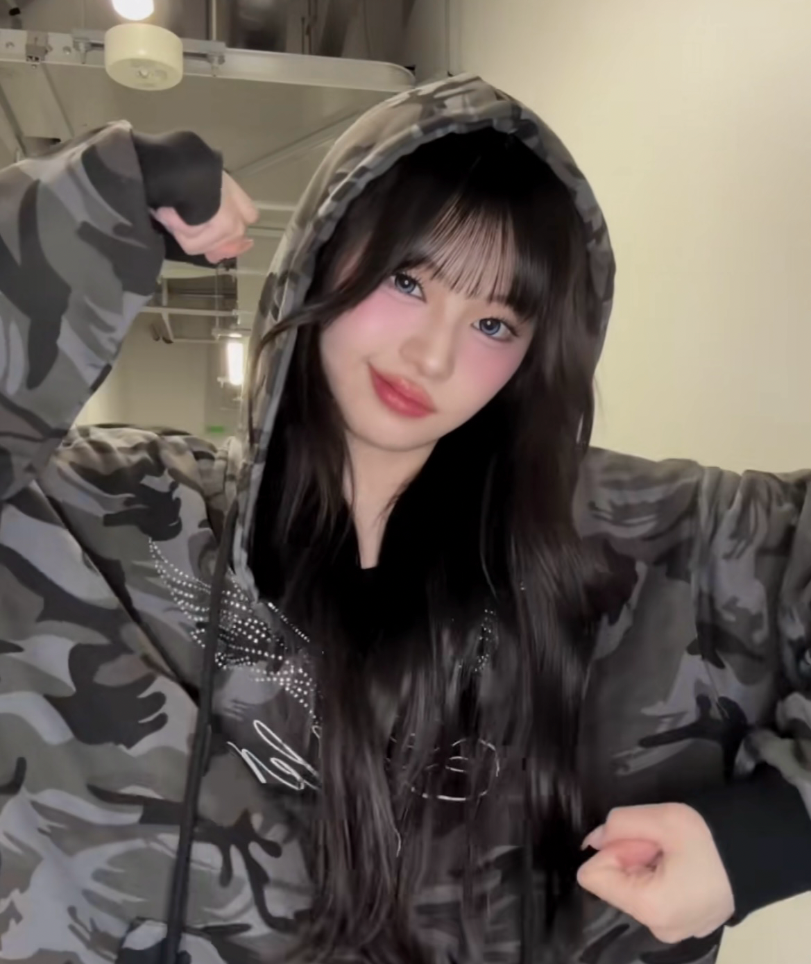 A moment captured by Murakami Rinon (ME:I)'s fan