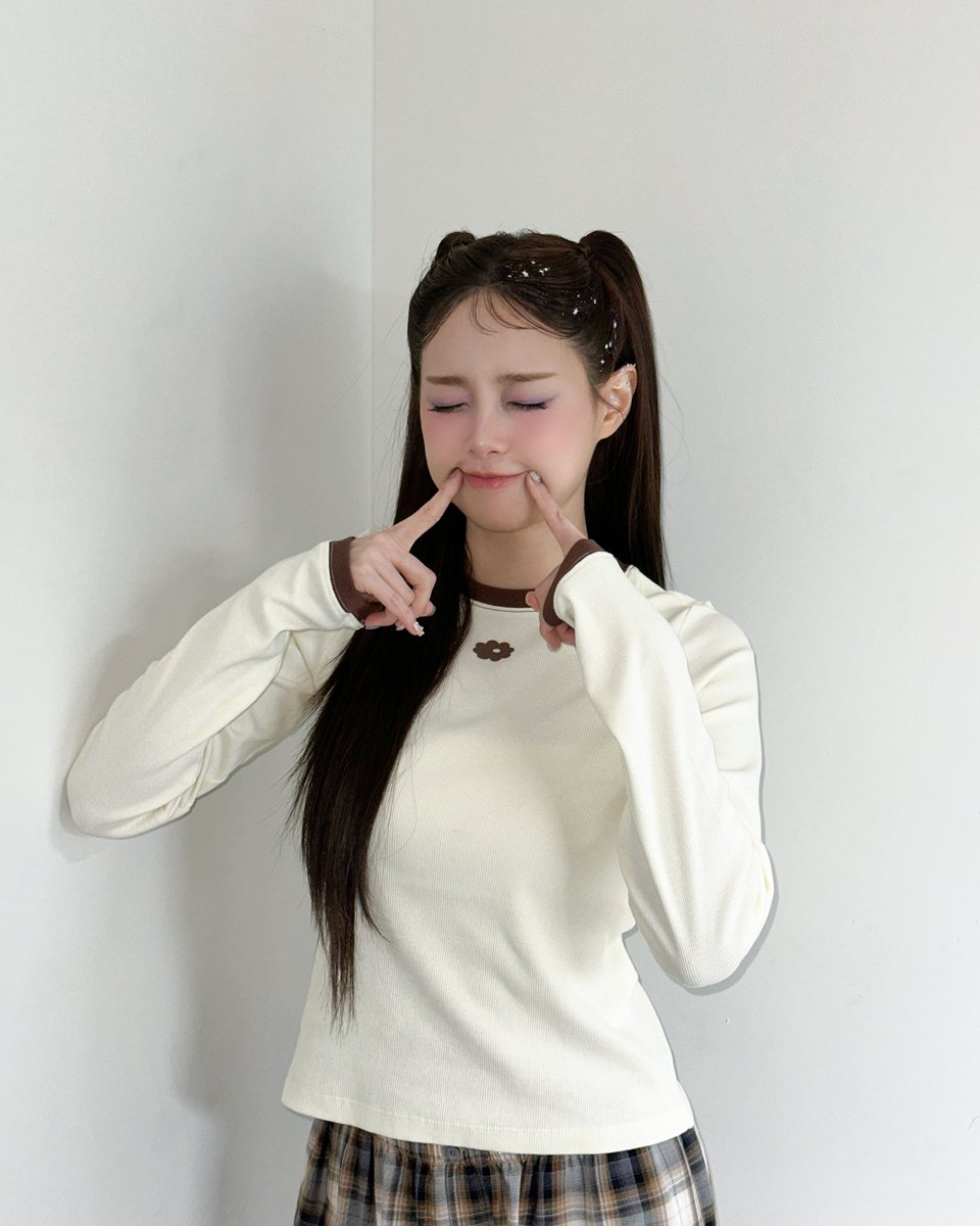 Recent activity shot of Chuu