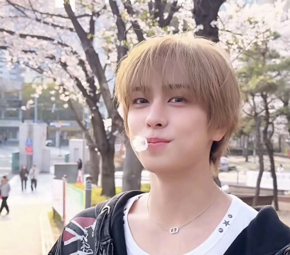 A moment captured by Taki (&TEAM)'s fan