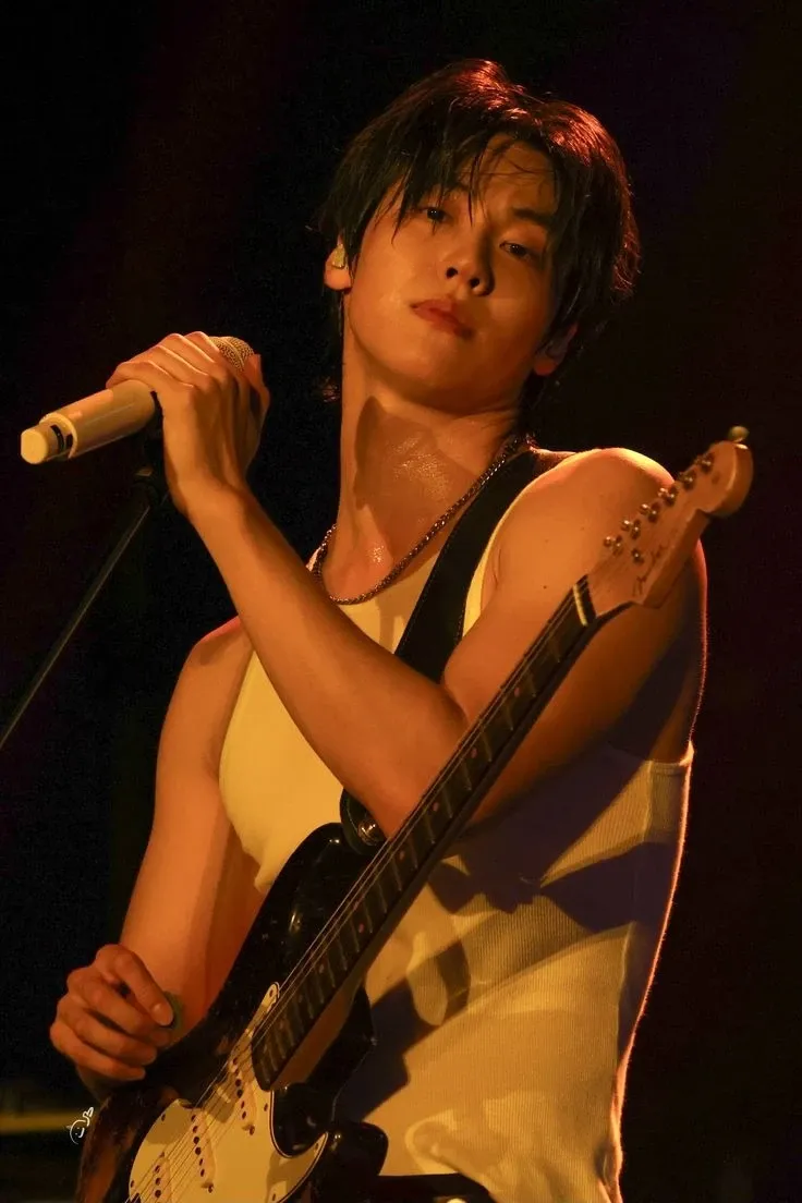 A moment captured by Lee Seunghyup (N.Flying)'s fan