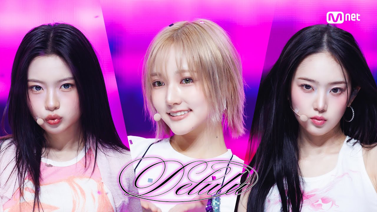 Behind-the-scenes cut of KiiiKiii