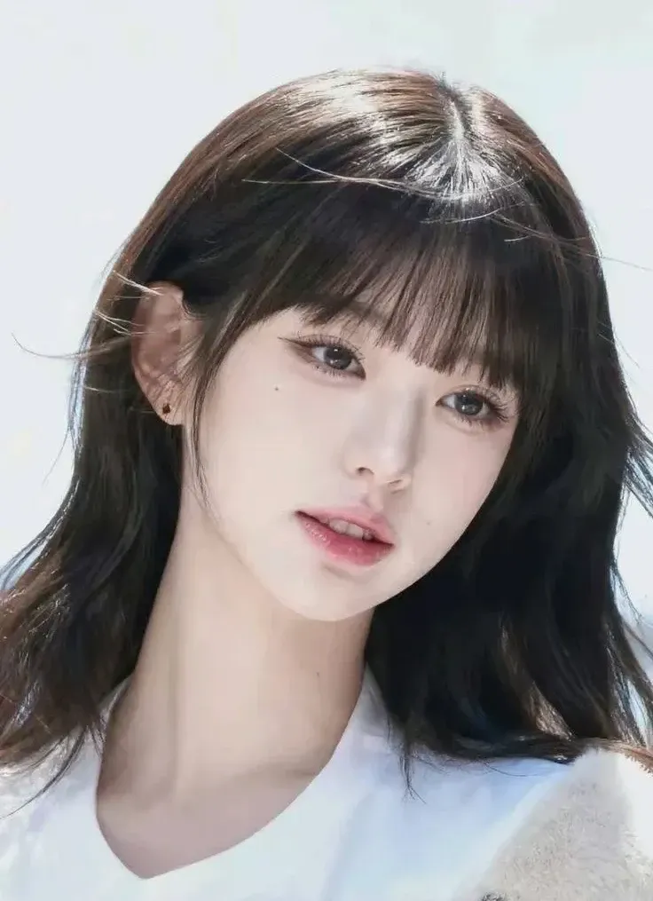 A moment captured by Jang Wonyoung (IVE)'s fan