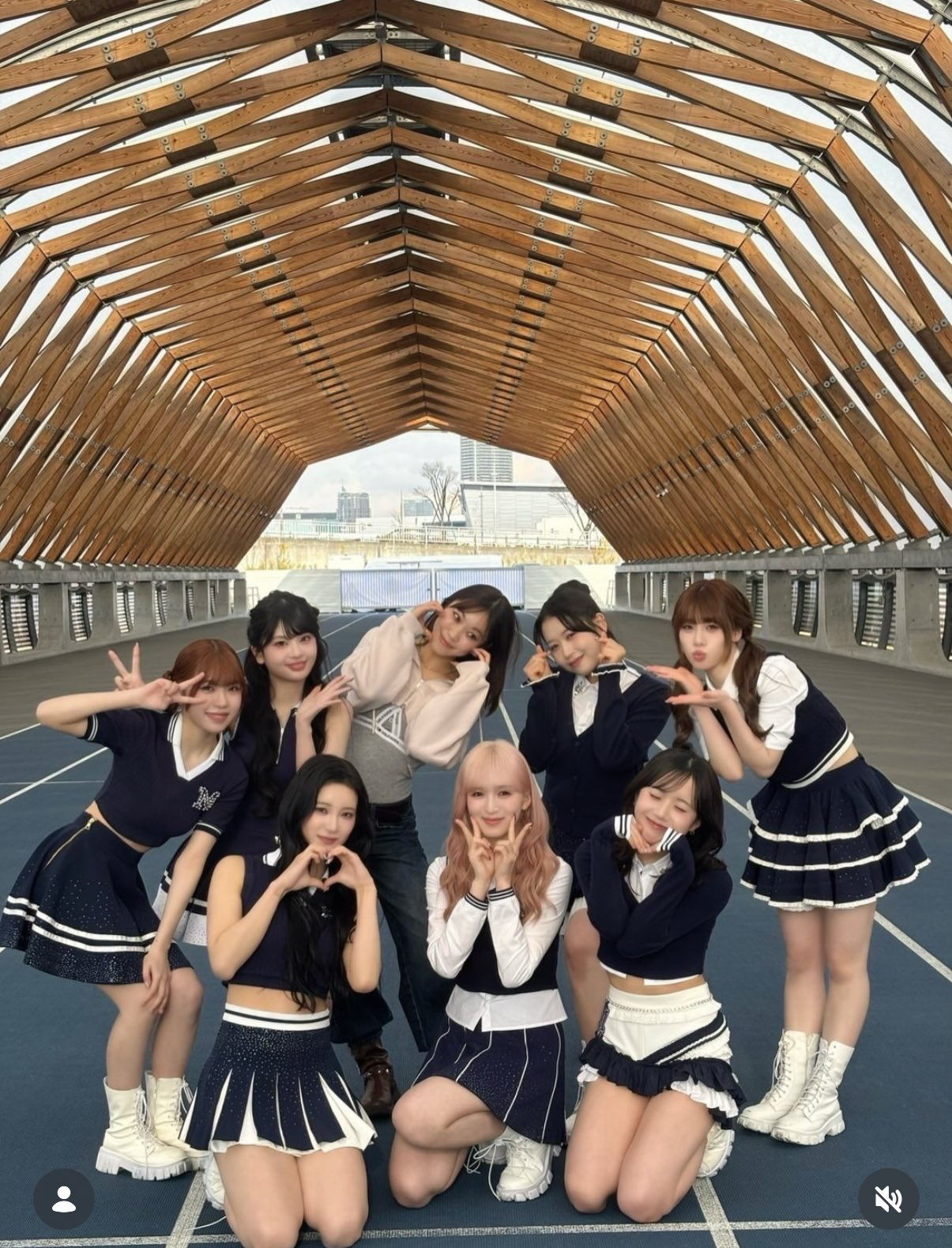 Latest photo of ME:I