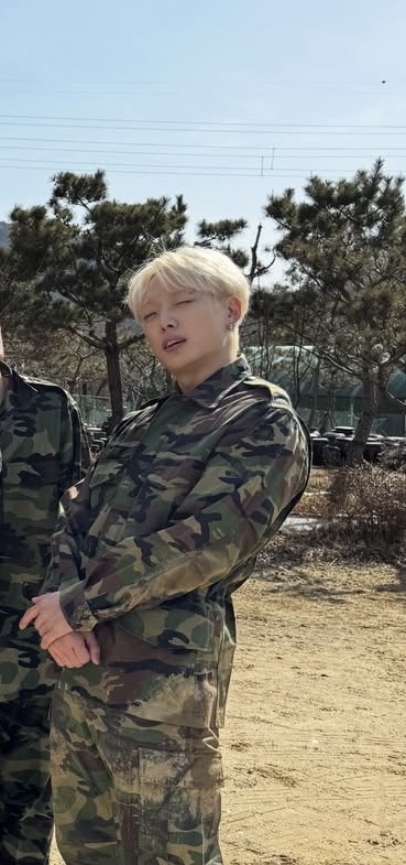 Recent activity shot of BOBBY (iKON)