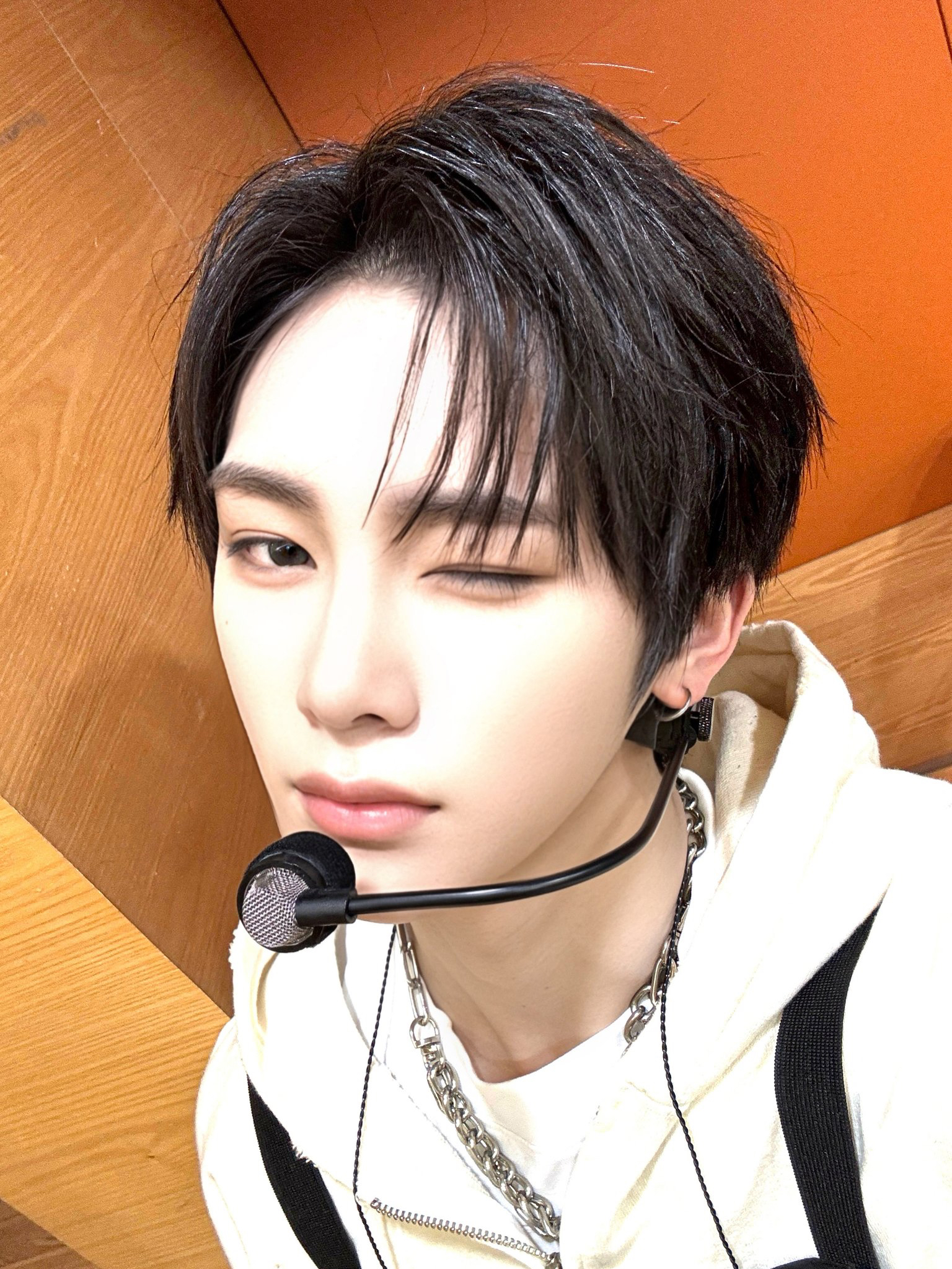 Recent activity shot of Zhou Anxin (ALPHA DRIVE ONE)