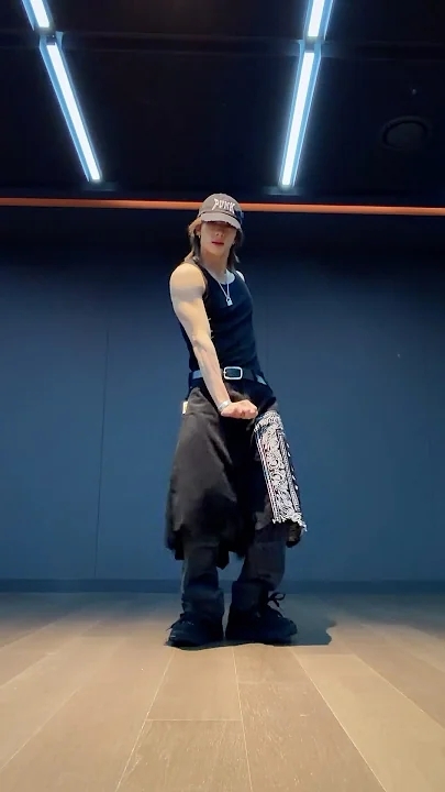 A heartfelt wallpaper shared by Hyunjin (Stray Kids)'s fans