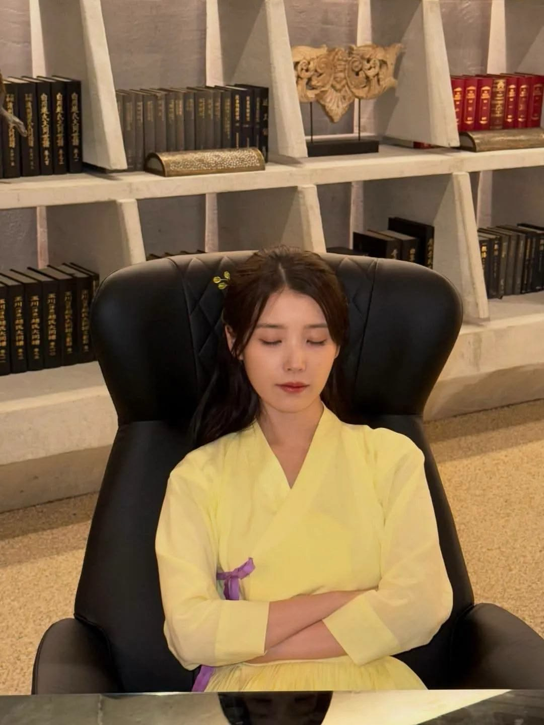 Foto aktivitas terbaru IU