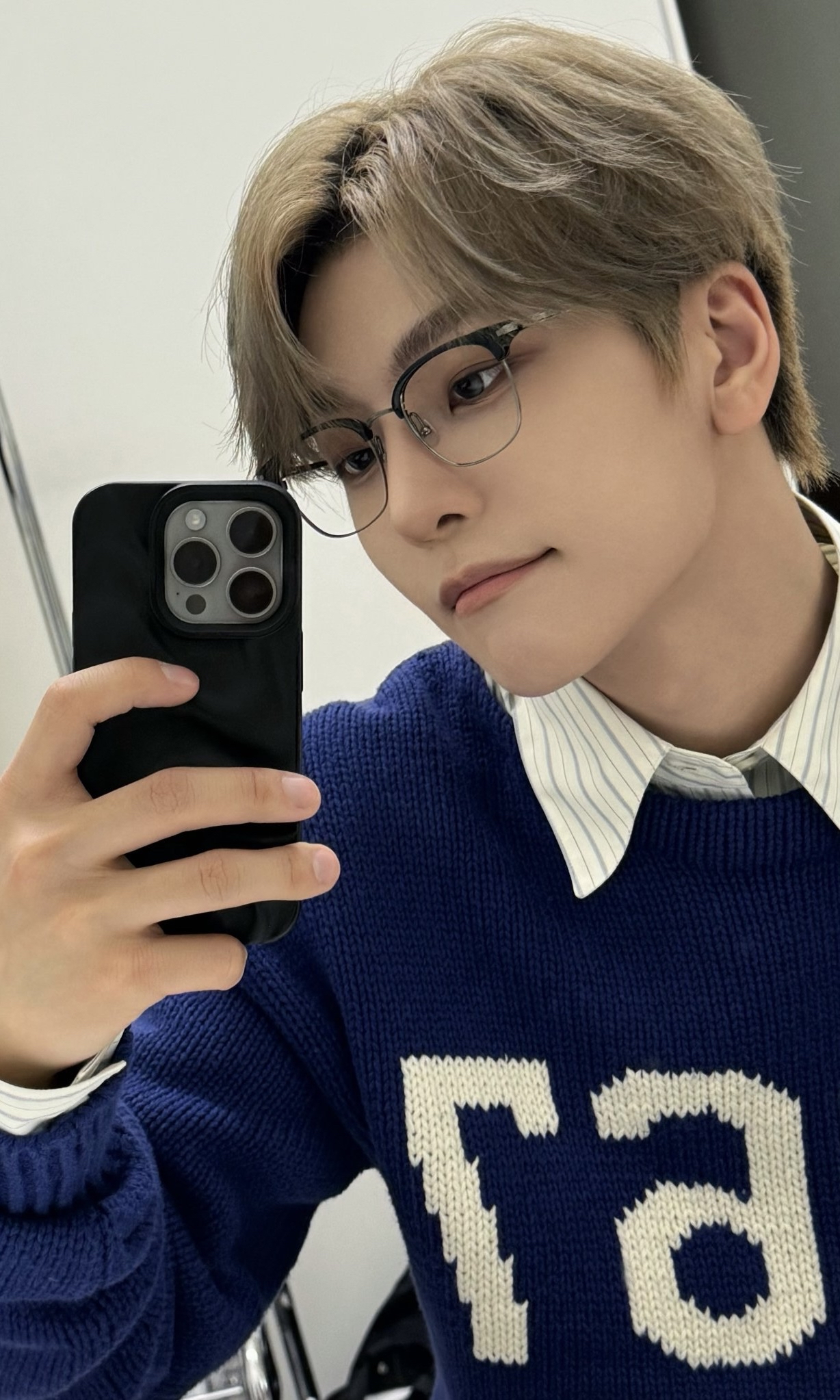 Fan-made special wallpaper for He Xinlong (ALPHA DRIVE ONE)