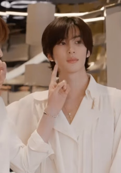 Behind-the-scenes cut of Anton (RIIZE)