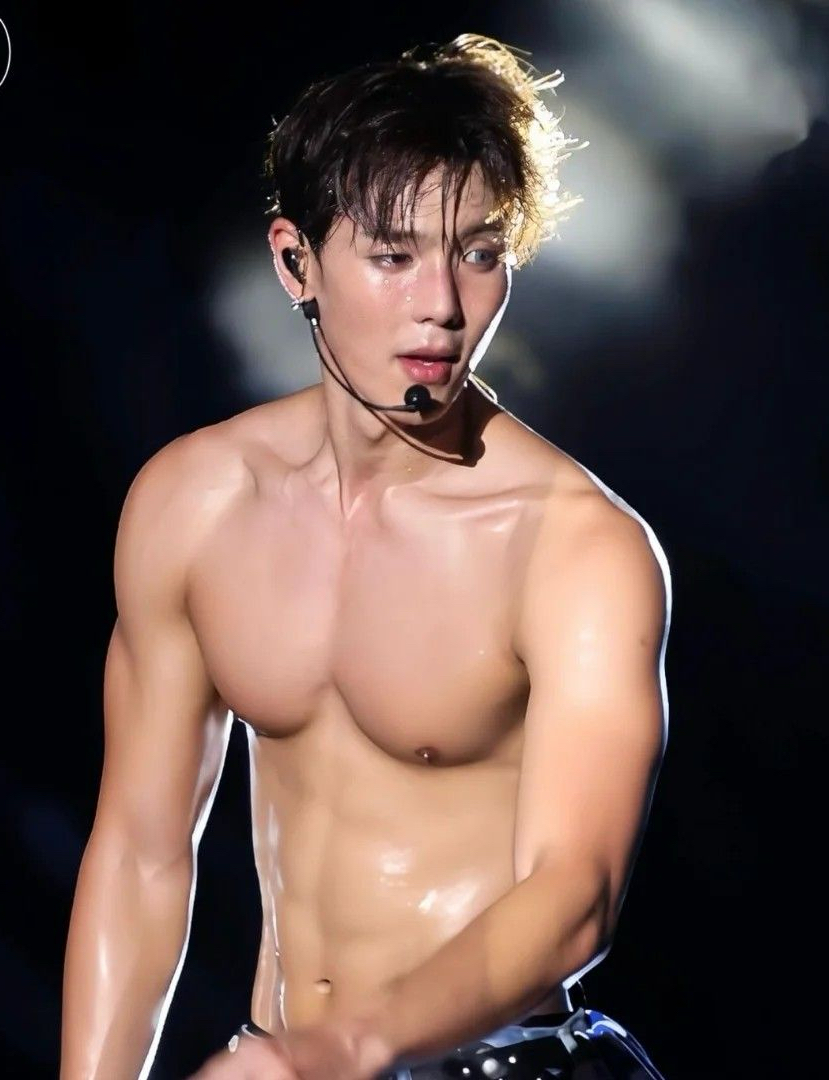 Latest photo of Shownu (MONSTA X)