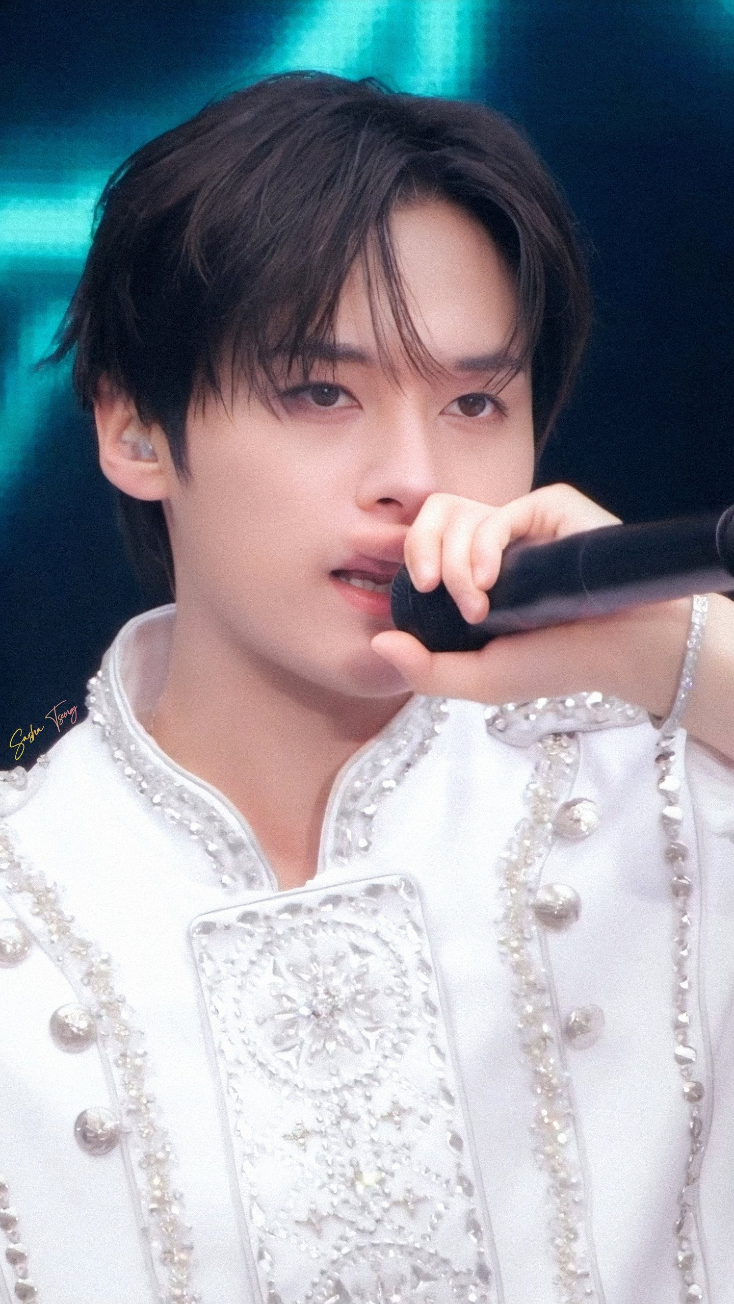 The most beloved wallpaper among Lee Know (Stray Kids)'s fans