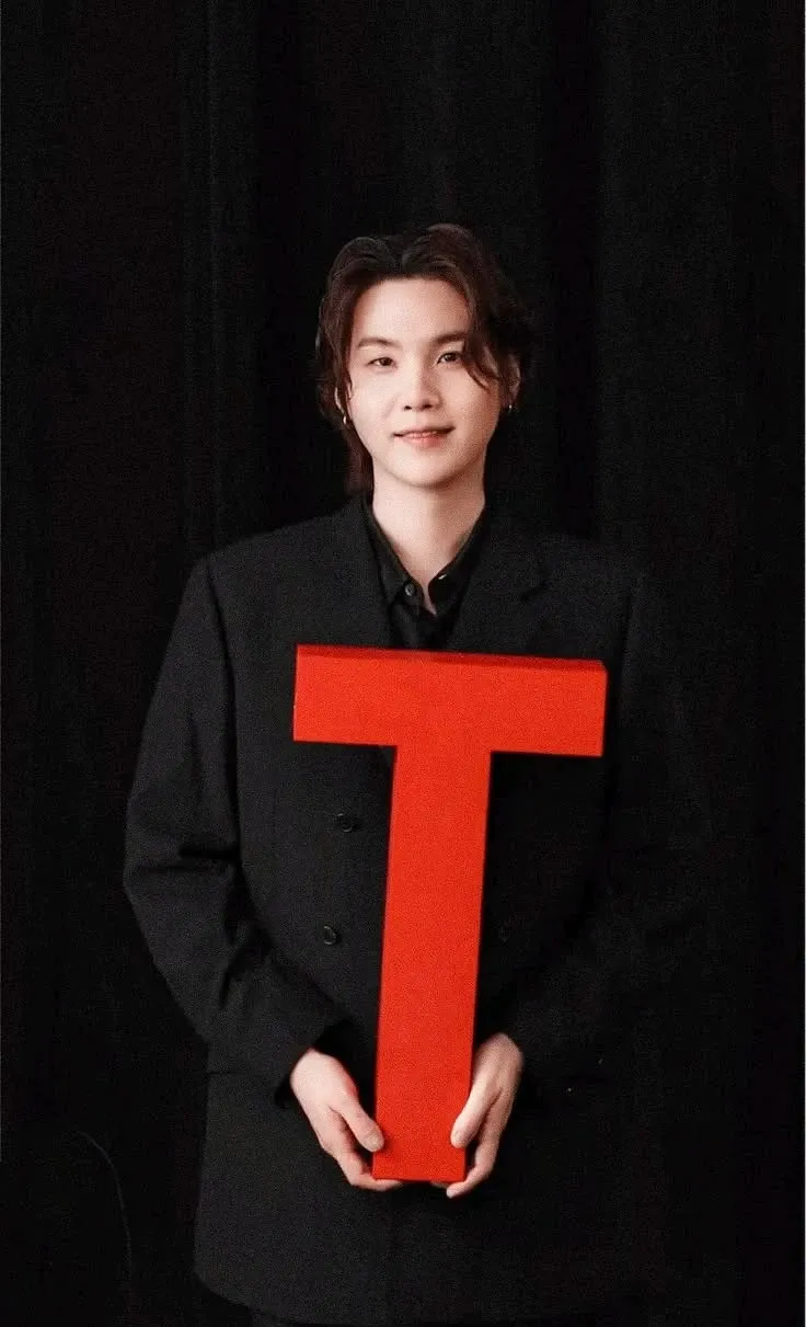 SUGA (防彈少年團)的最新照片