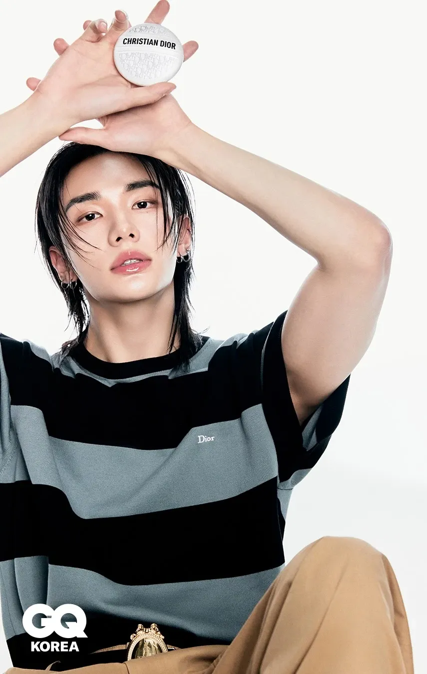 Latest photo of Hyunjin (Stray Kids)